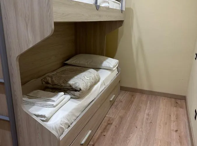 Tra Le Montagne شقة